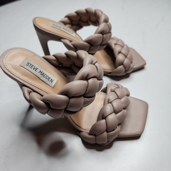 STEVE MADDEN Heels - Picture 6 of 8